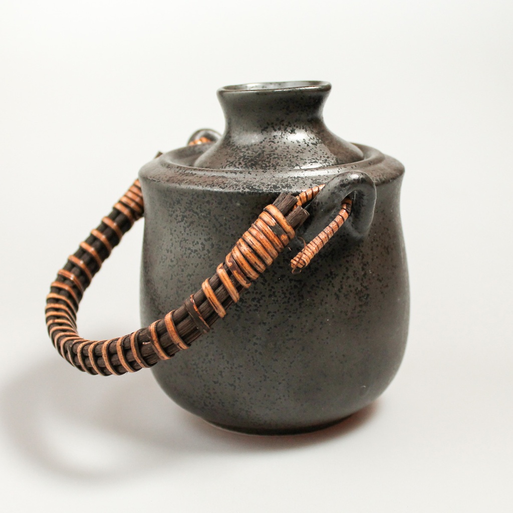 [J001] Cruche for saké