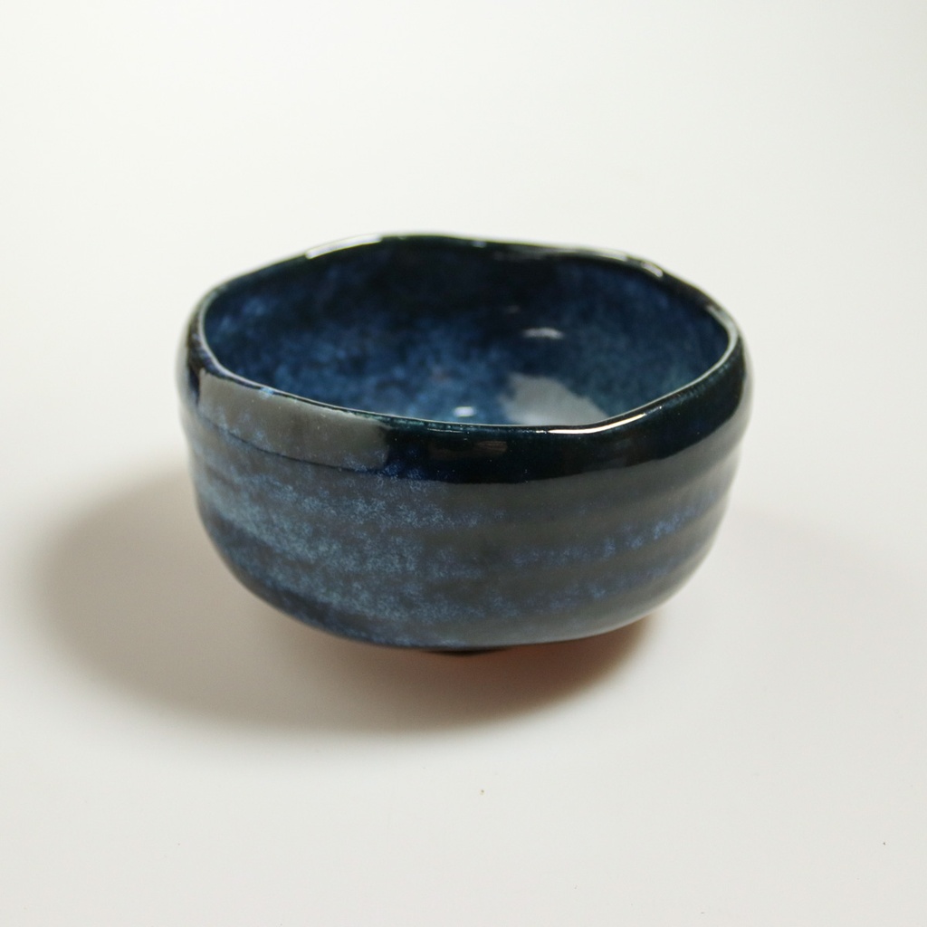 [J094] Large bowl with matcha with contours irréguliers