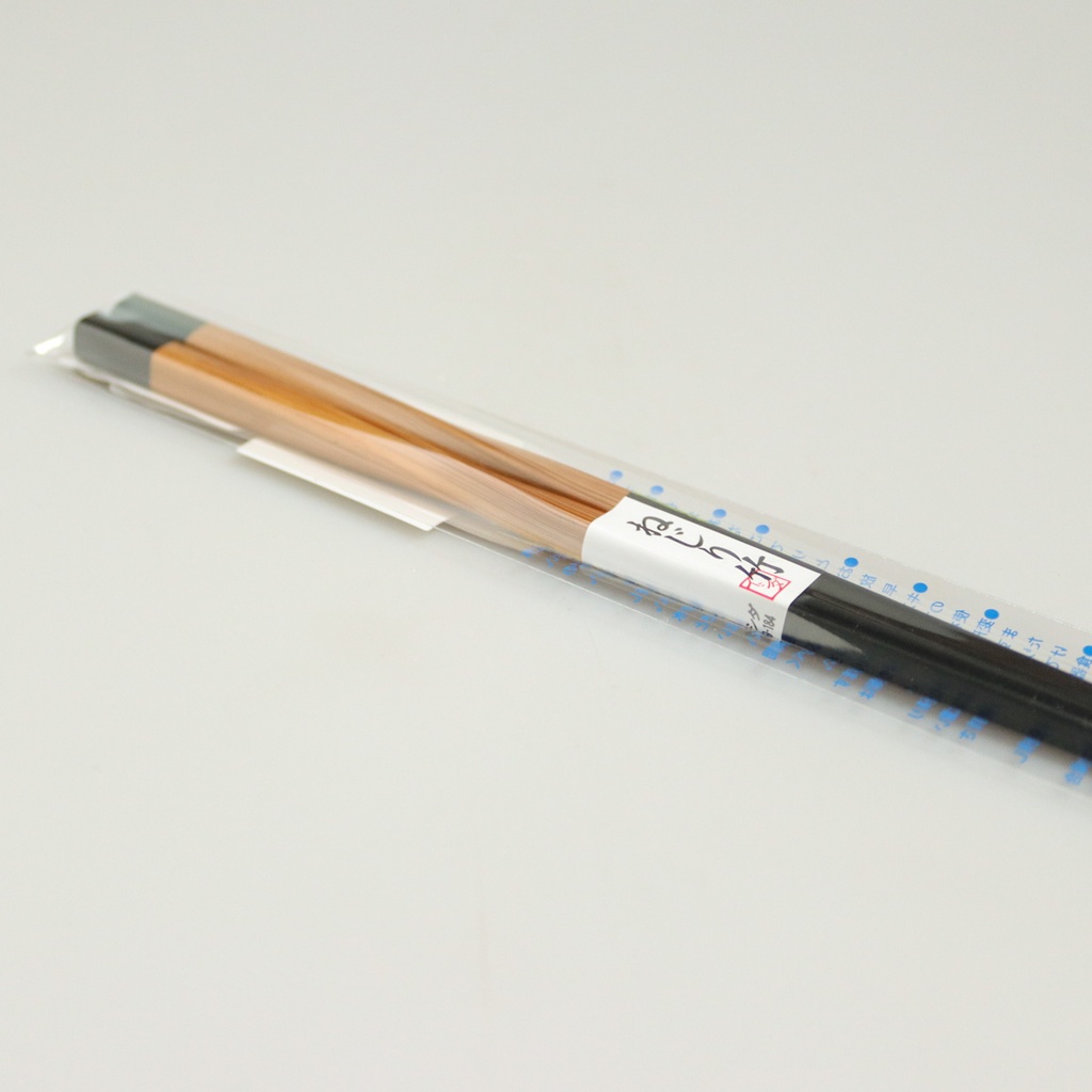Baguettes en bambou noires "Nejiri Akebono"