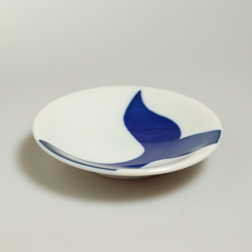 [J352] Small Ceramic ‘Whale’ Plate from Mino