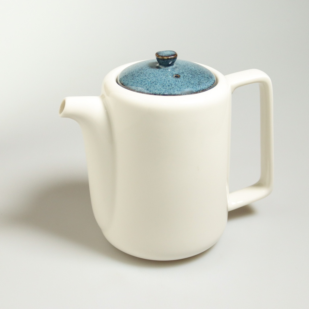 Théière bleue en porcelaine de Mino