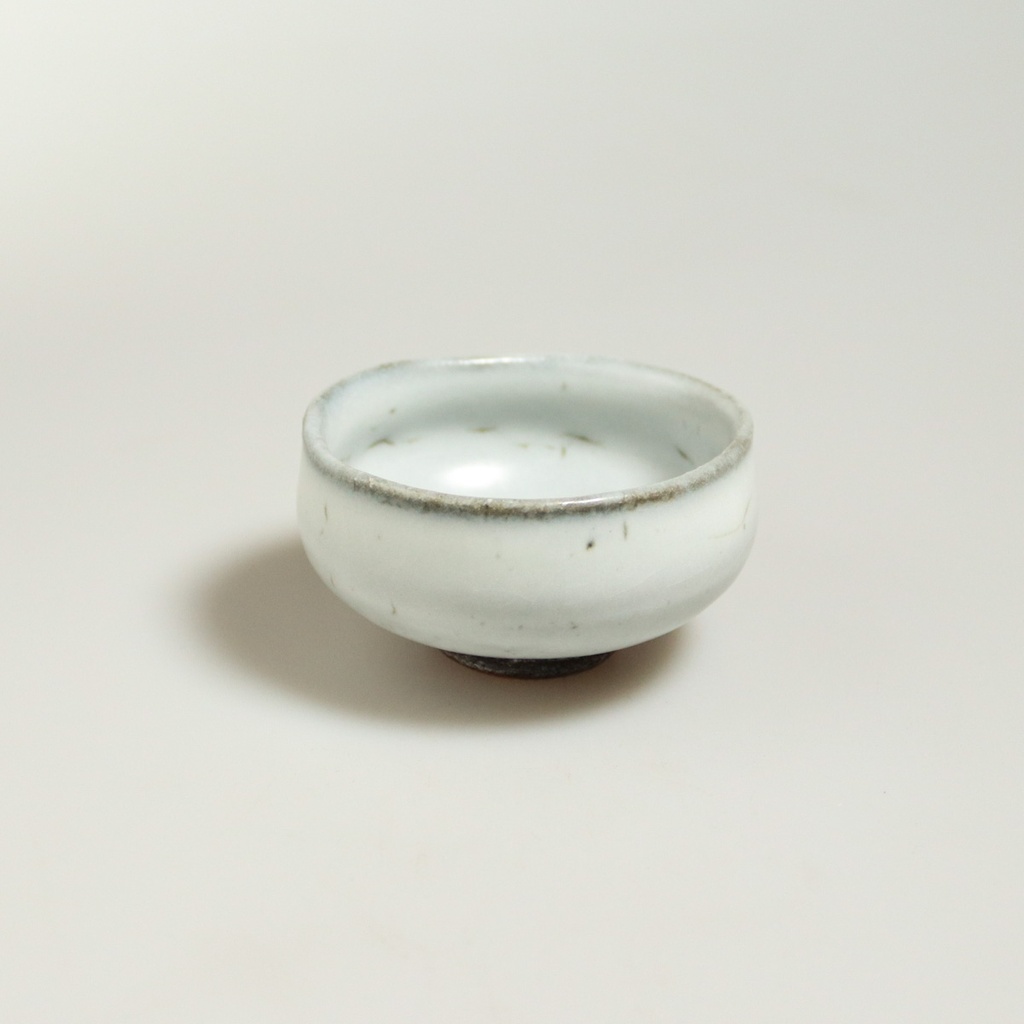 [J429] Coupe à saké artisanale "Gui-dou" de Kumagaya